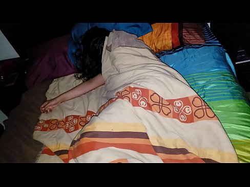 ❤️ Üvey oğul, genç üvey annesini uyurken azarlıyor. ❌ Güzel porno tr.hentaisun.ru ❌️❤